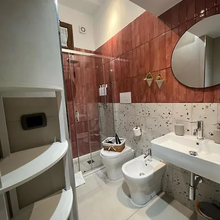 Casa Chiara-holiday House In Centro Apartment